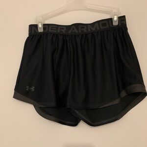 Under Armour black shorts size can